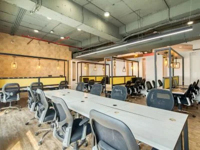 Large managed office floor with 70 seats